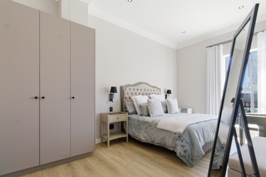 1 Bedroom Property for Sale in Sea Point Western Cape